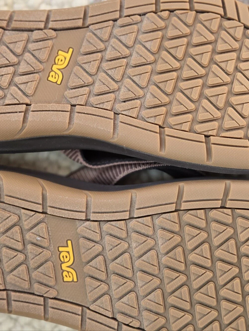 Teva Hurricane Classic Web Thong  Flip Flop In Bison US 9